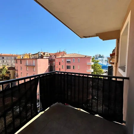 T3 Vue Sur Le Port Ajaccio (Corsica)